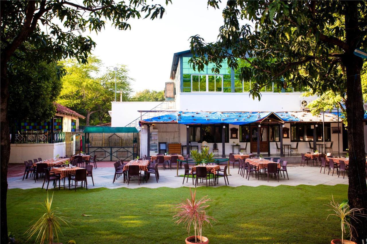 Amantra Shilpi Resort & Spa ウダイプル エクステリア 写真