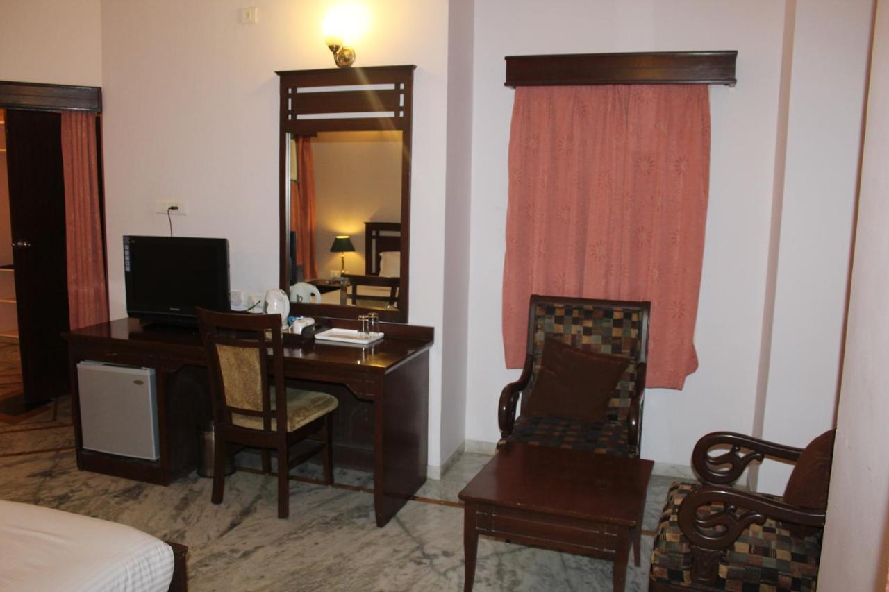 Amantra Shilpi Resort & Spa ウダイプル エクステリア 写真