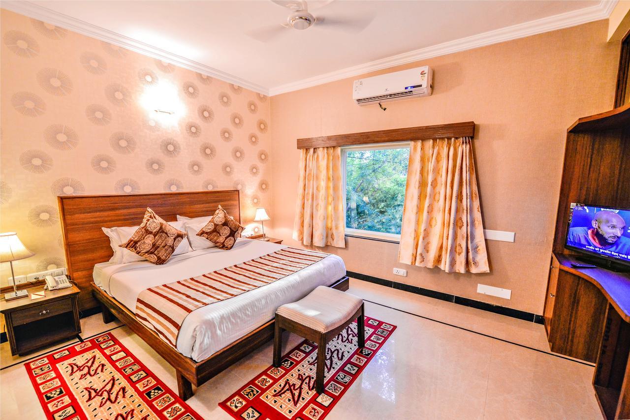 Amantra Shilpi Resort & Spa ウダイプル エクステリア 写真