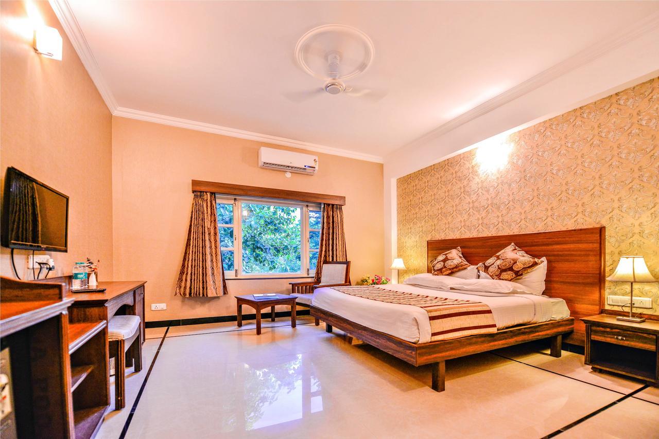 Amantra Shilpi Resort & Spa ウダイプル エクステリア 写真